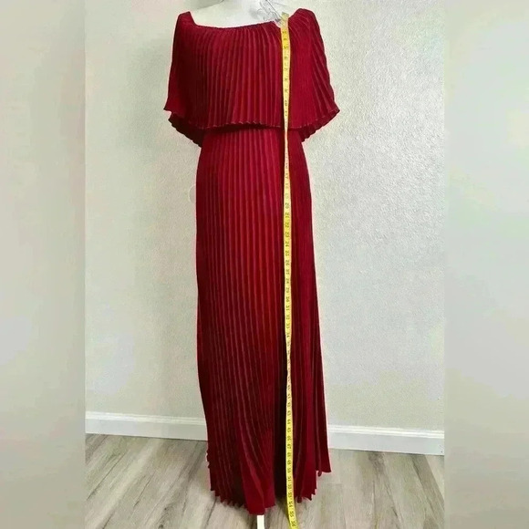 Chicwish Dancing Till Dawn Off-Shoulder Pleated Maxi Dress In Wine Size XS/S - Picture 10 of 14